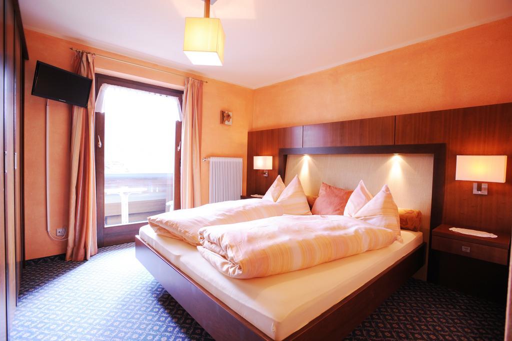Haus Alpina Bed & Breakfast ราดชตัดท์ ภายนอก รูปภาพ