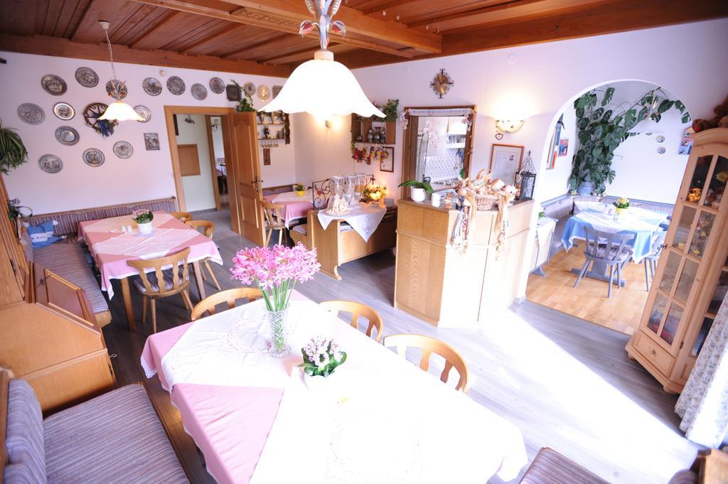 Haus Alpina Bed & Breakfast ราดชตัดท์ ภายนอก รูปภาพ