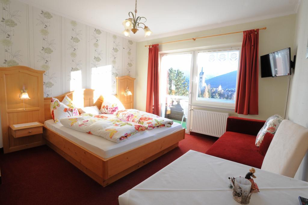 Haus Alpina Bed & Breakfast ราดชตัดท์ ภายนอก รูปภาพ