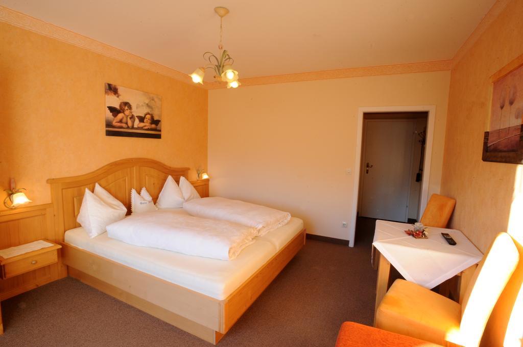 Haus Alpina Bed & Breakfast ราดชตัดท์ ภายนอก รูปภาพ