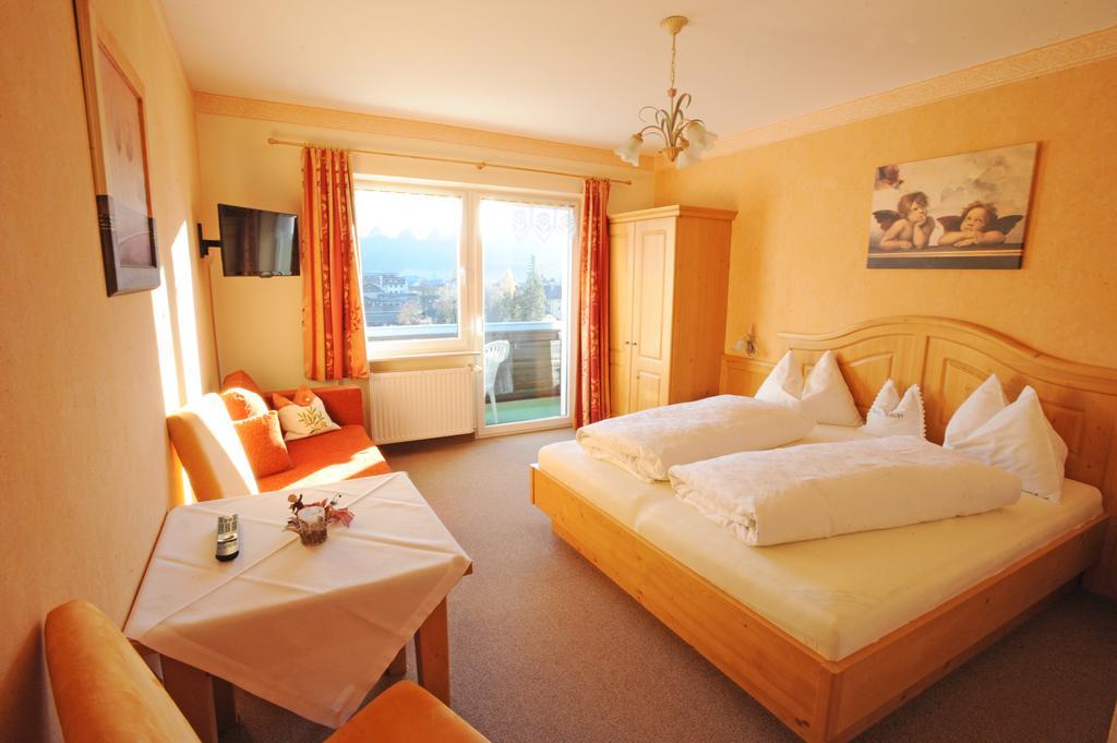 Haus Alpina Bed & Breakfast ราดชตัดท์ ภายนอก รูปภาพ
