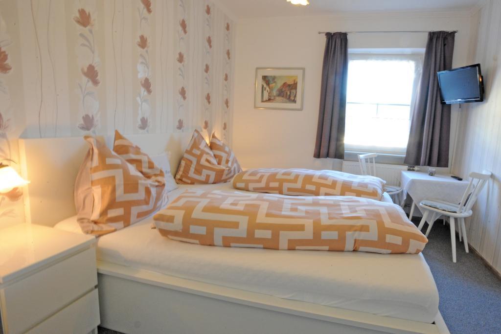 Haus Alpina Bed & Breakfast ราดชตัดท์ ภายนอก รูปภาพ