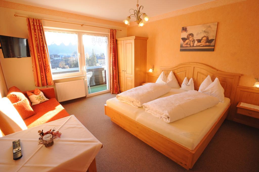 Haus Alpina Bed & Breakfast ราดชตัดท์ ภายนอก รูปภาพ